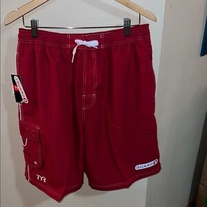 Guard Challenger Red Guard shorts TYR XL
